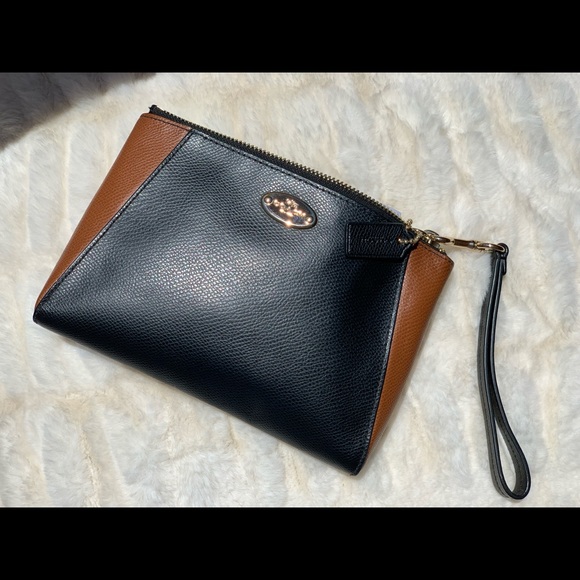 Coach wallet 💯 Authentic - Picture 3 of 4